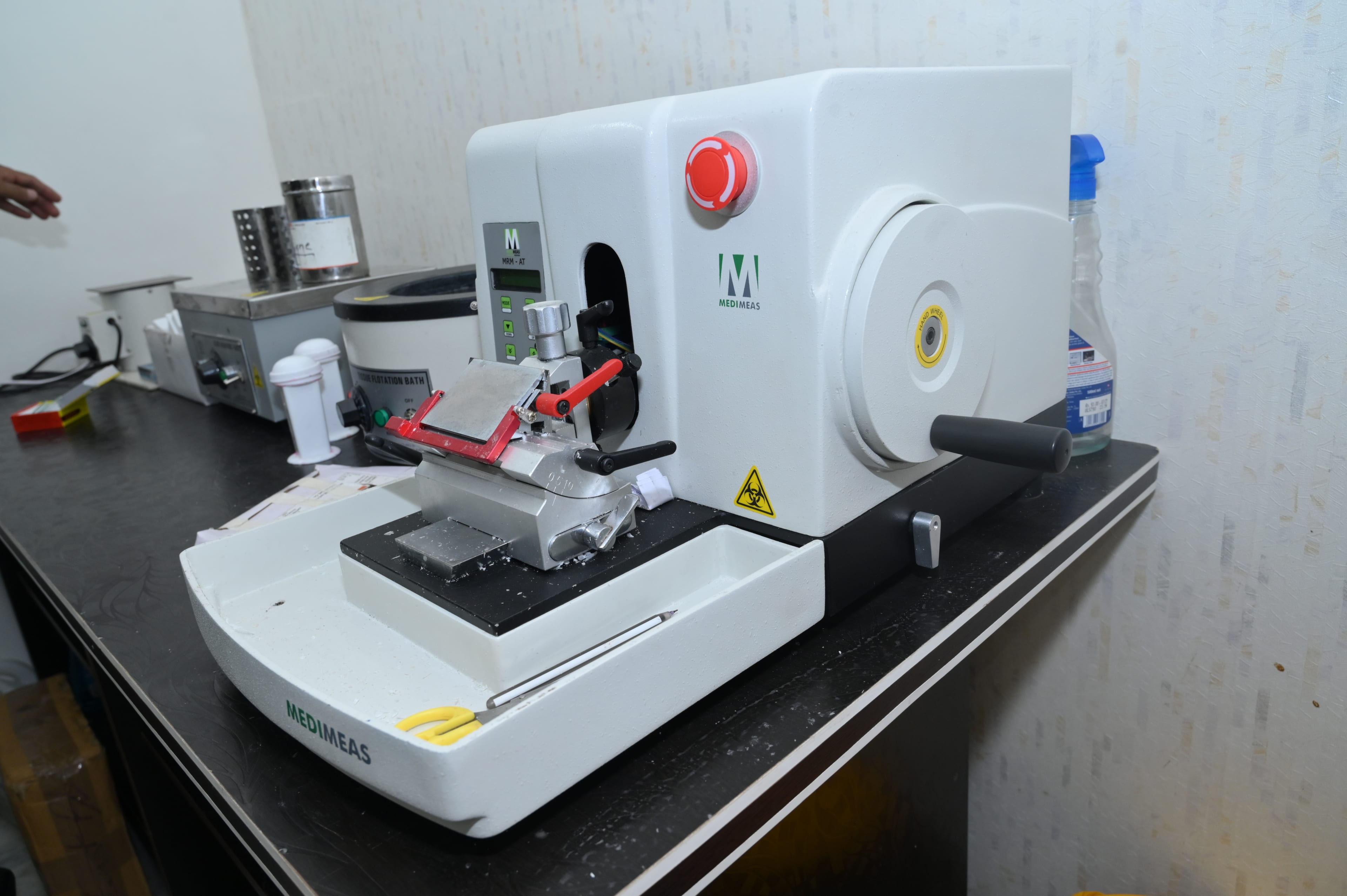 DiagnoDrugs laboratory team