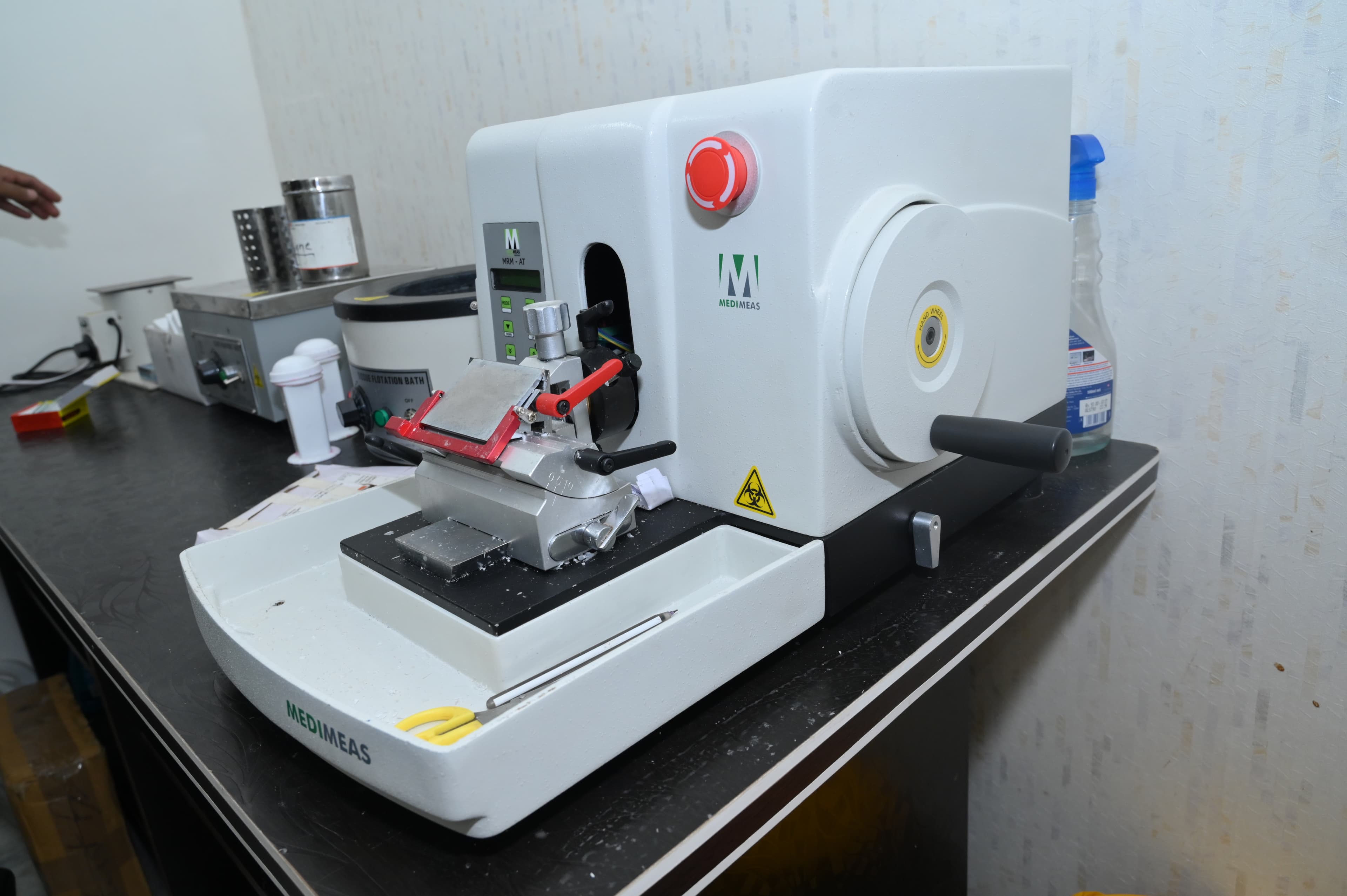DiagnoDrugs laboratory team